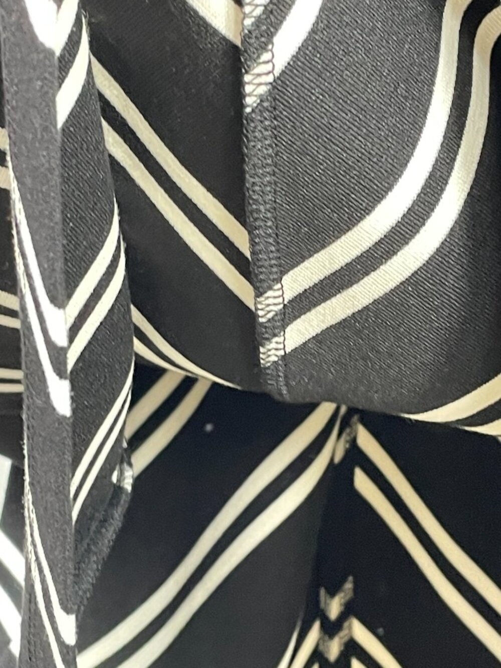 Hobbs London Harris Dress NWT US 14 Black Ivory Chevron Stripe Sheath UK 18 - Picture 7 of 12